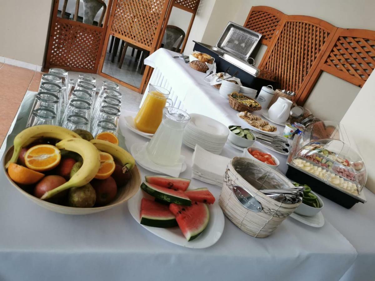 Hotel Poludnica Liptovsky Mikulas Bagian luar foto
