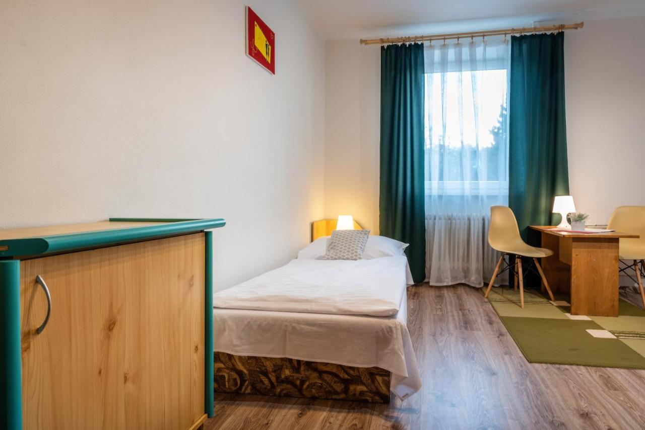 Hotel Poludnica Liptovsky Mikulas Bagian luar foto